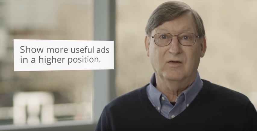 Standbild aus Video: Google zeigt nützliche Anzeigen in höerer Position